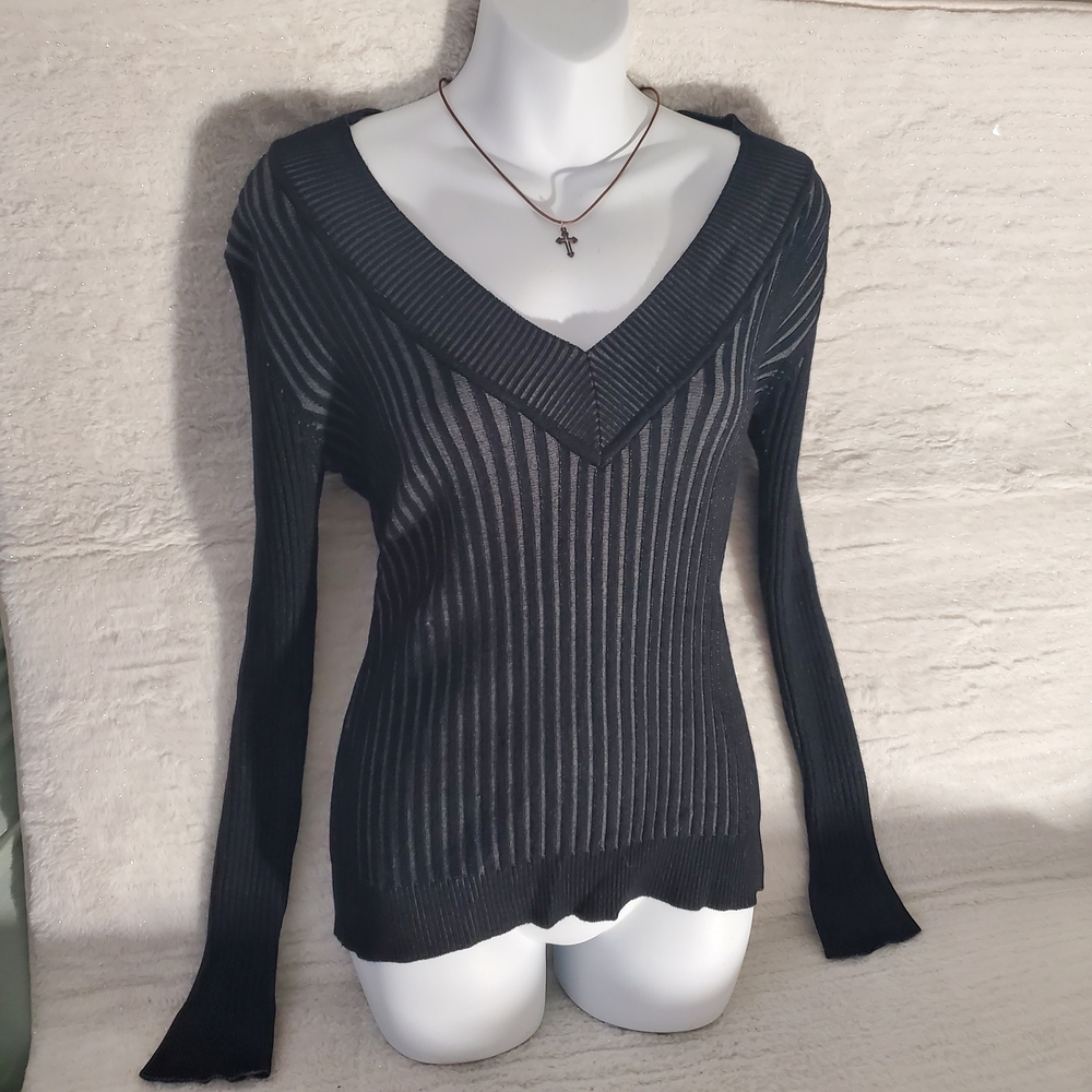 Women's Black Ribbed V-Neck Lightweight Top